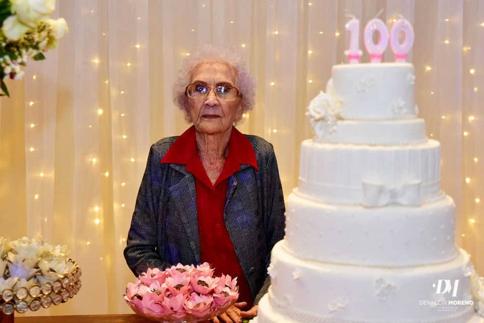 Uma festa para os 100 anos da D. Maria Conti Uma festa para os 100 anos da D. Maria Conti