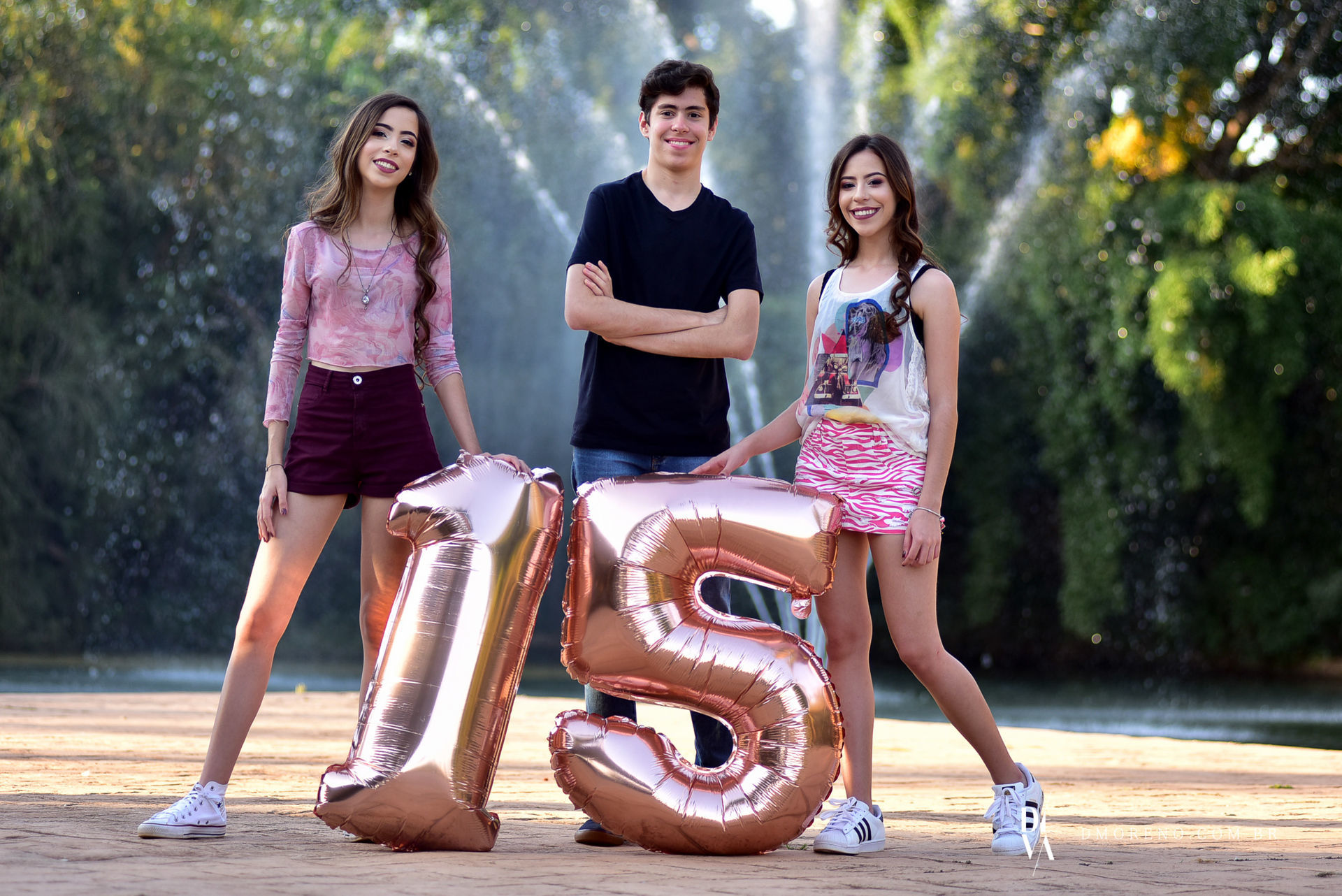 Foto Quando Debutantes são Trigêmeos Foto Quando Debutantes são Trigêmeos - Imagem 0