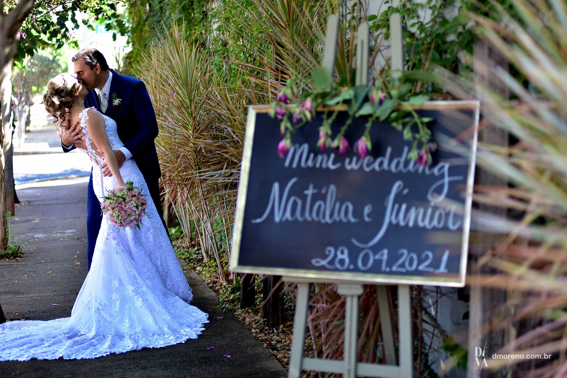 Foto Mini Wedding no Lírios Bistrô para os noivos Natália e Junior Foto Mini Wedding no Lírios Bistrô para os noivos Natália e Junior - Imagem 31