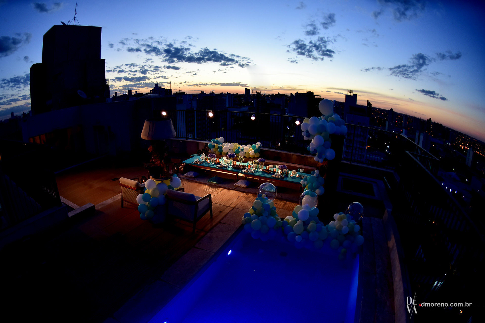 Foto Uma festa de Debutante nas alturas com direito a por-do-sol incrível Foto Uma festa de Debutante nas alturas com direito a por-do-sol incrível - Imagem 5