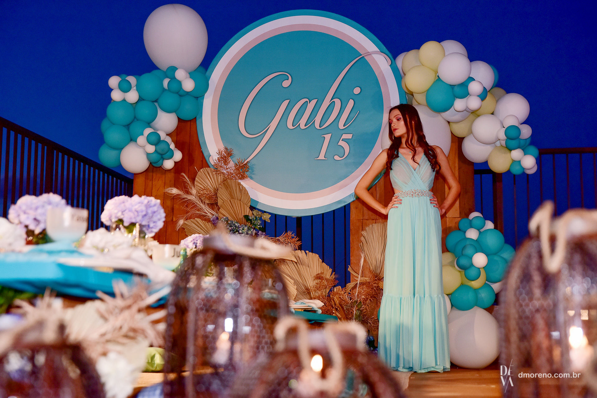 Foto Uma festa de Debutante nas alturas com direito a por-do-sol incrível Foto Uma festa de Debutante nas alturas com direito a por-do-sol incrível - Imagem 14