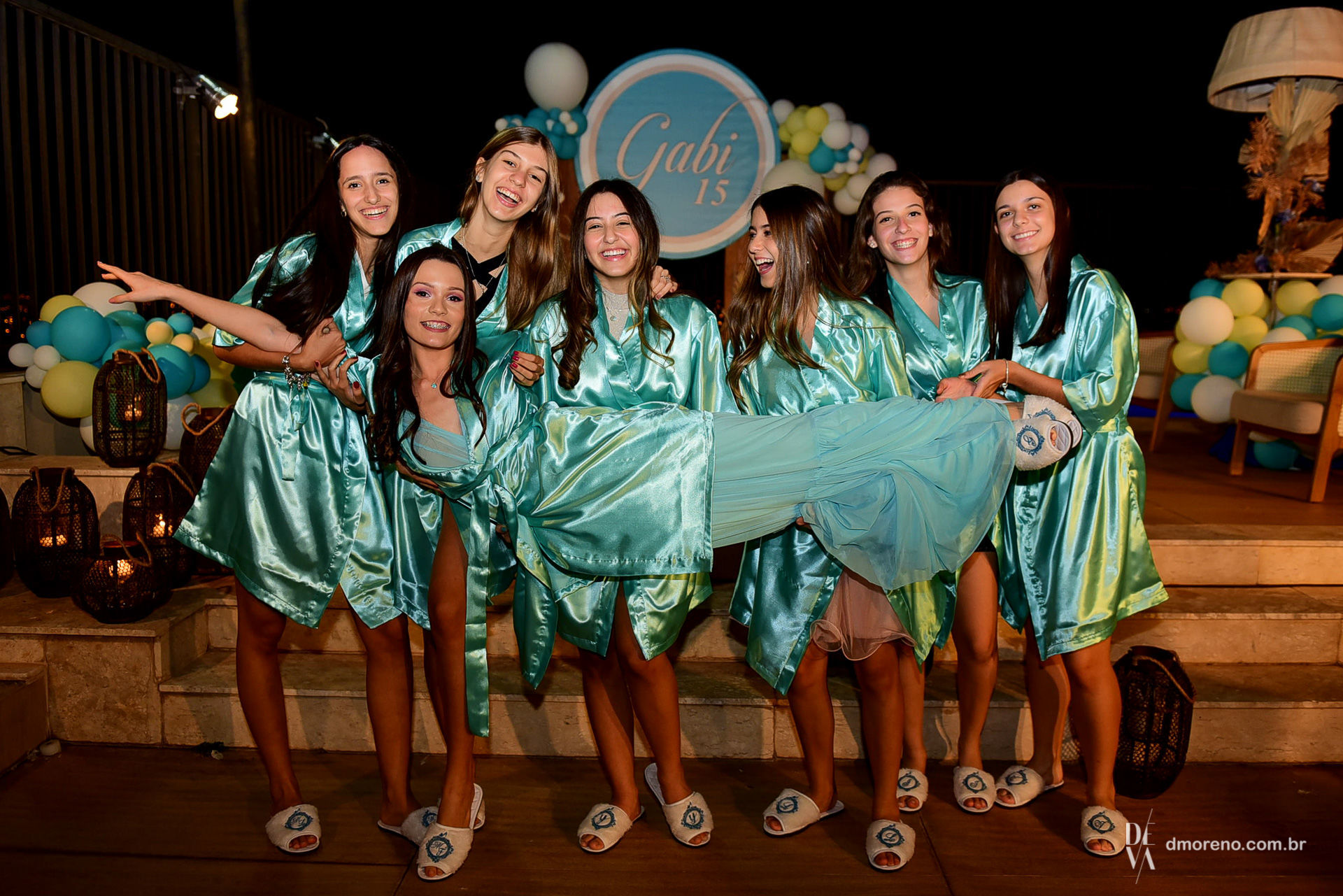 Foto Uma festa de Debutante nas alturas com direito a por-do-sol incrível Foto Uma festa de Debutante nas alturas com direito a por-do-sol incrível - Imagem 33