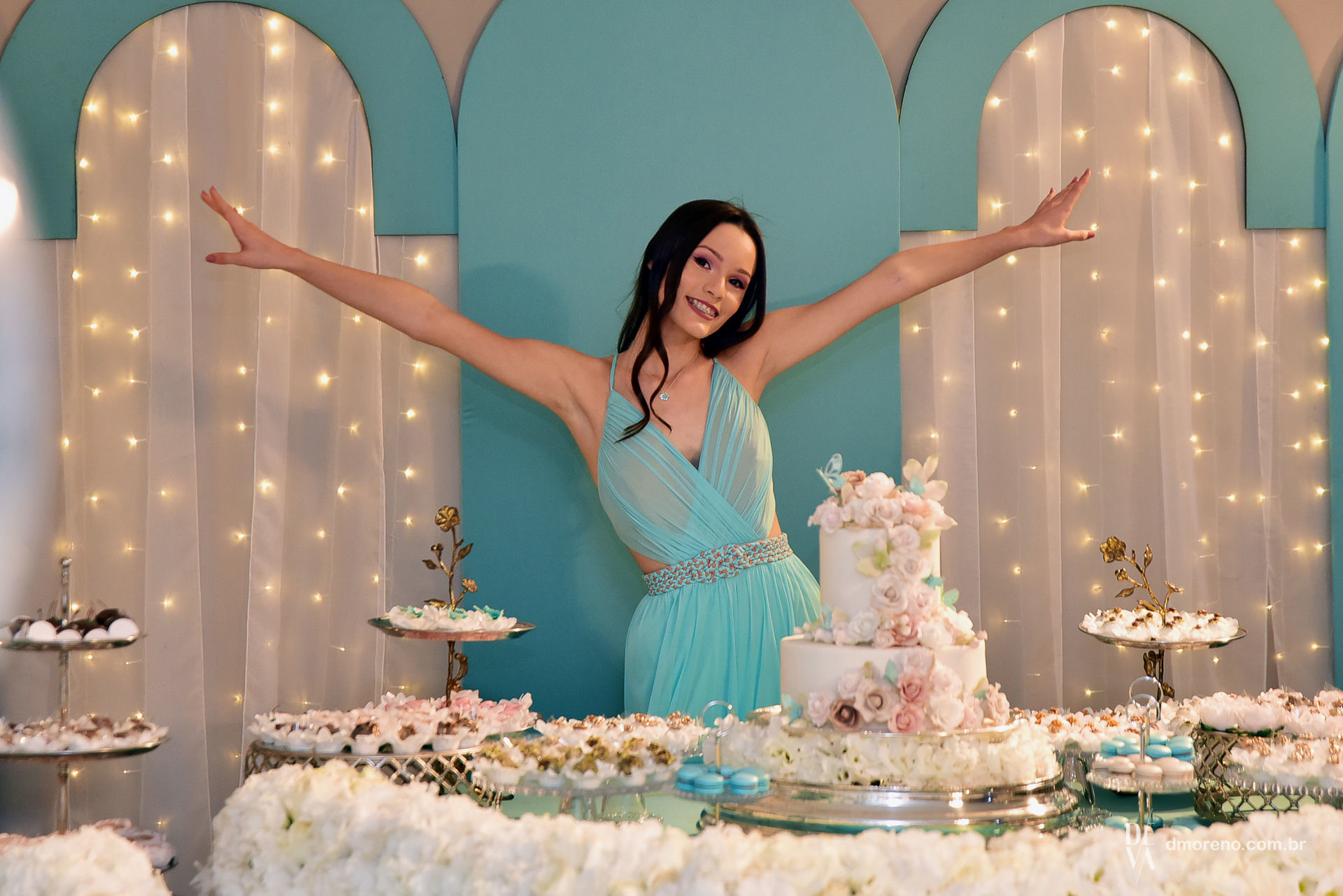 Foto Uma festa de Debutante nas alturas com direito a por-do-sol incrível Foto Uma festa de Debutante nas alturas com direito a por-do-sol incrível - Imagem 20