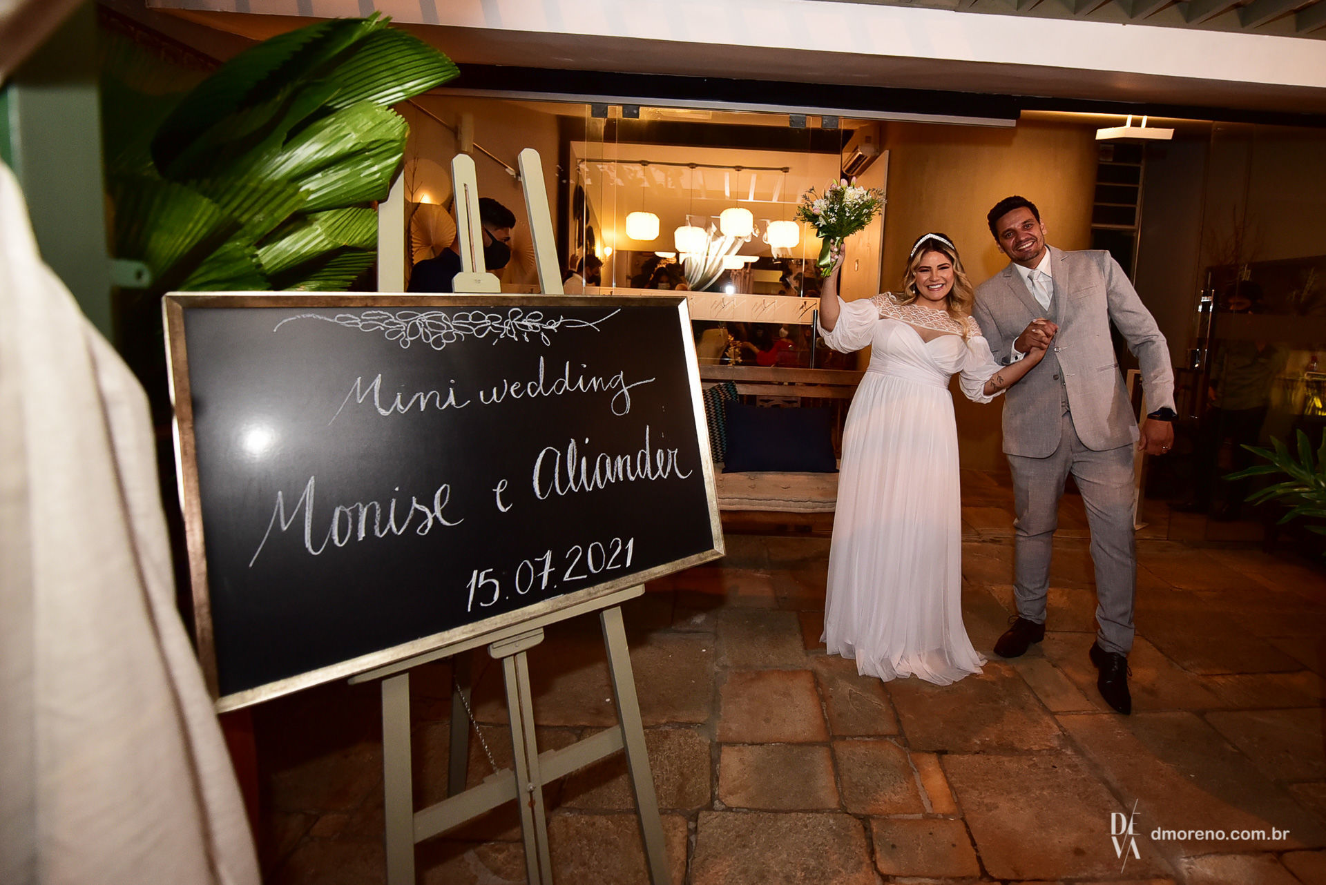Foto Mini Wedding no Lírios Bistrô - Monise e Aliander Foto Mini Wedding no Lírios Bistrô - Monise e Aliander - Imagem 19