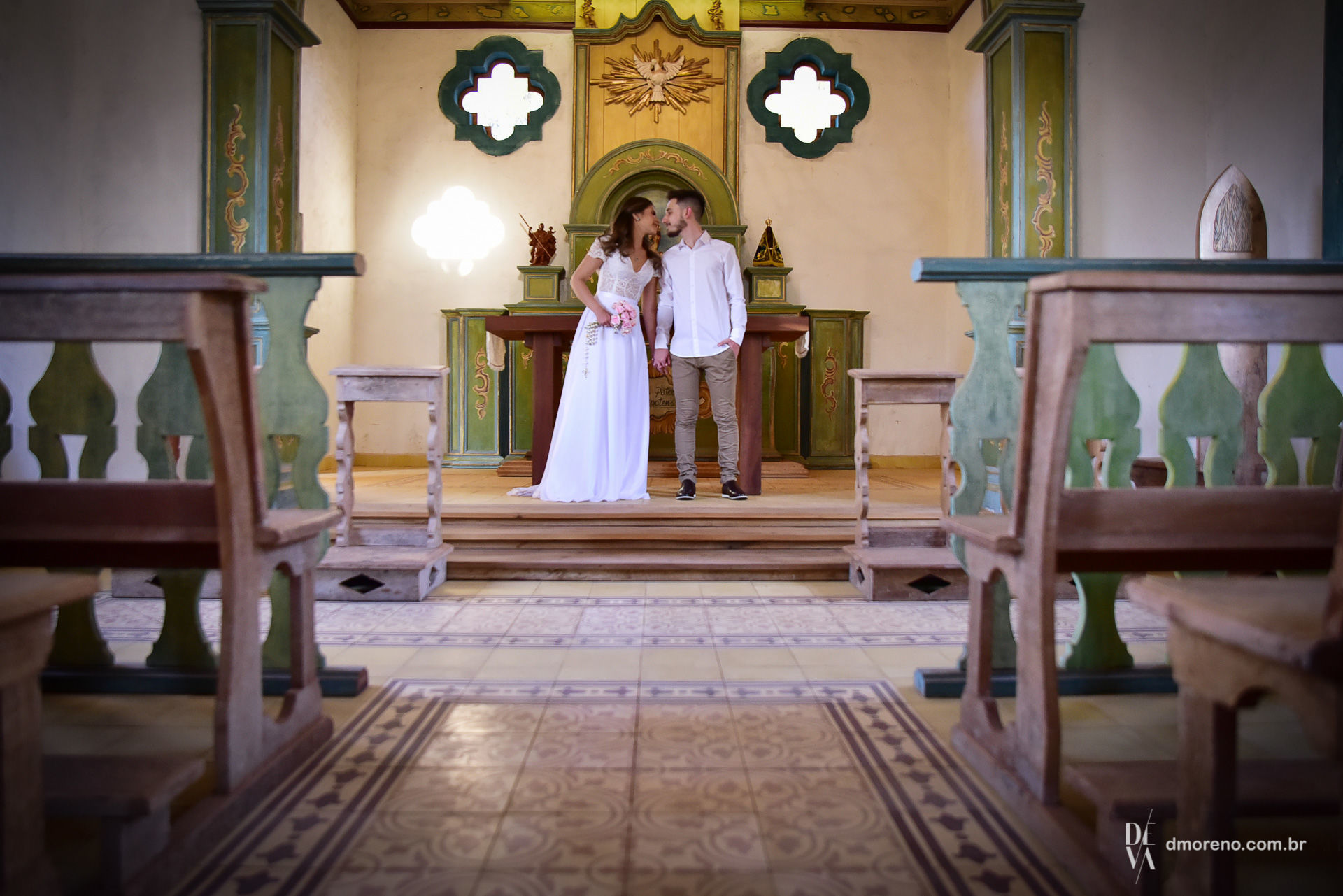 Foto Larissa + Caio - Um pré-wedding apaixonante na capela Foto Larissa + Caio - Um pré-wedding apaixonante na capela - Imagem 19