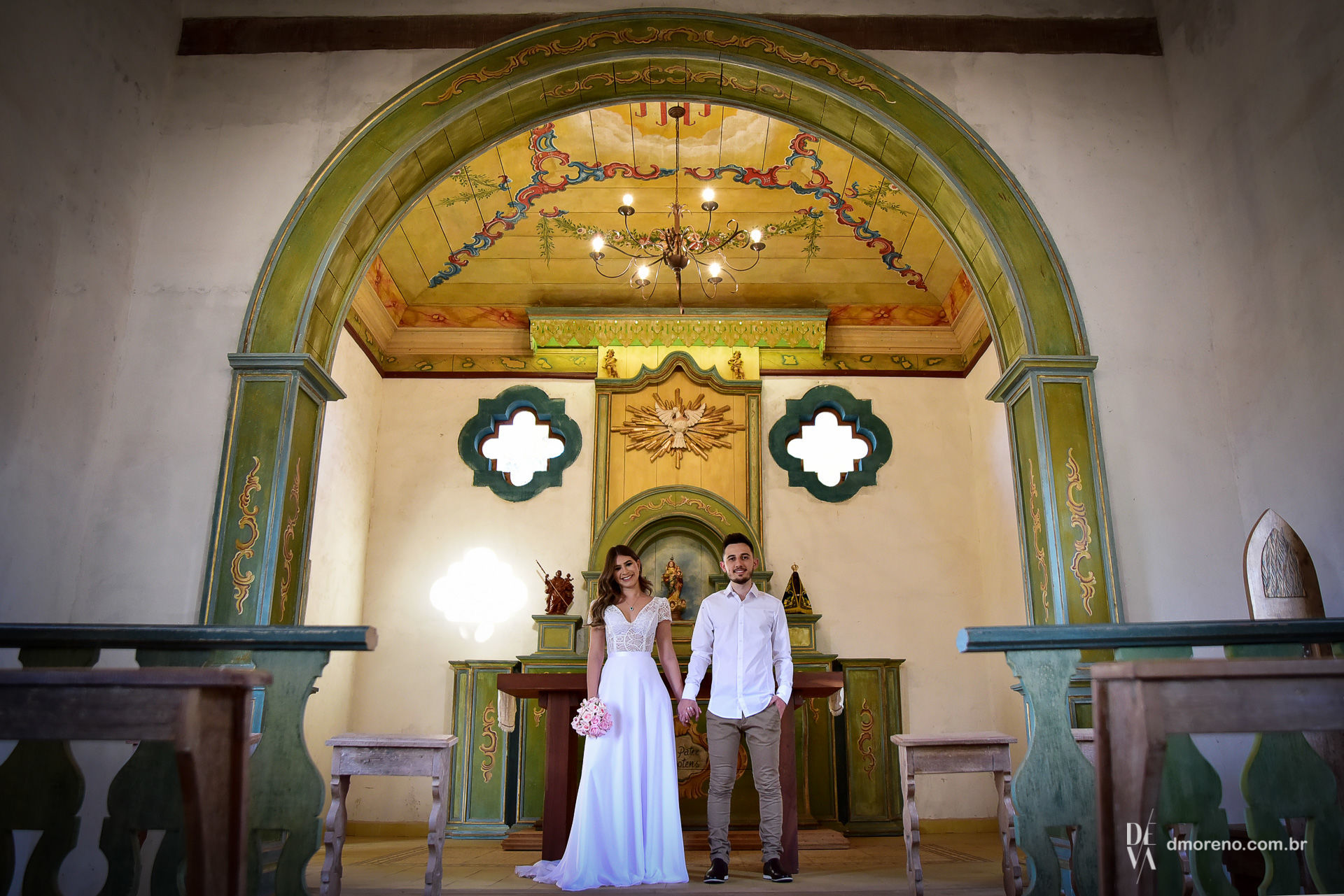Foto Larissa + Caio - Um pré-wedding apaixonante na capela Foto Larissa + Caio - Um pré-wedding apaixonante na capela - Imagem 4