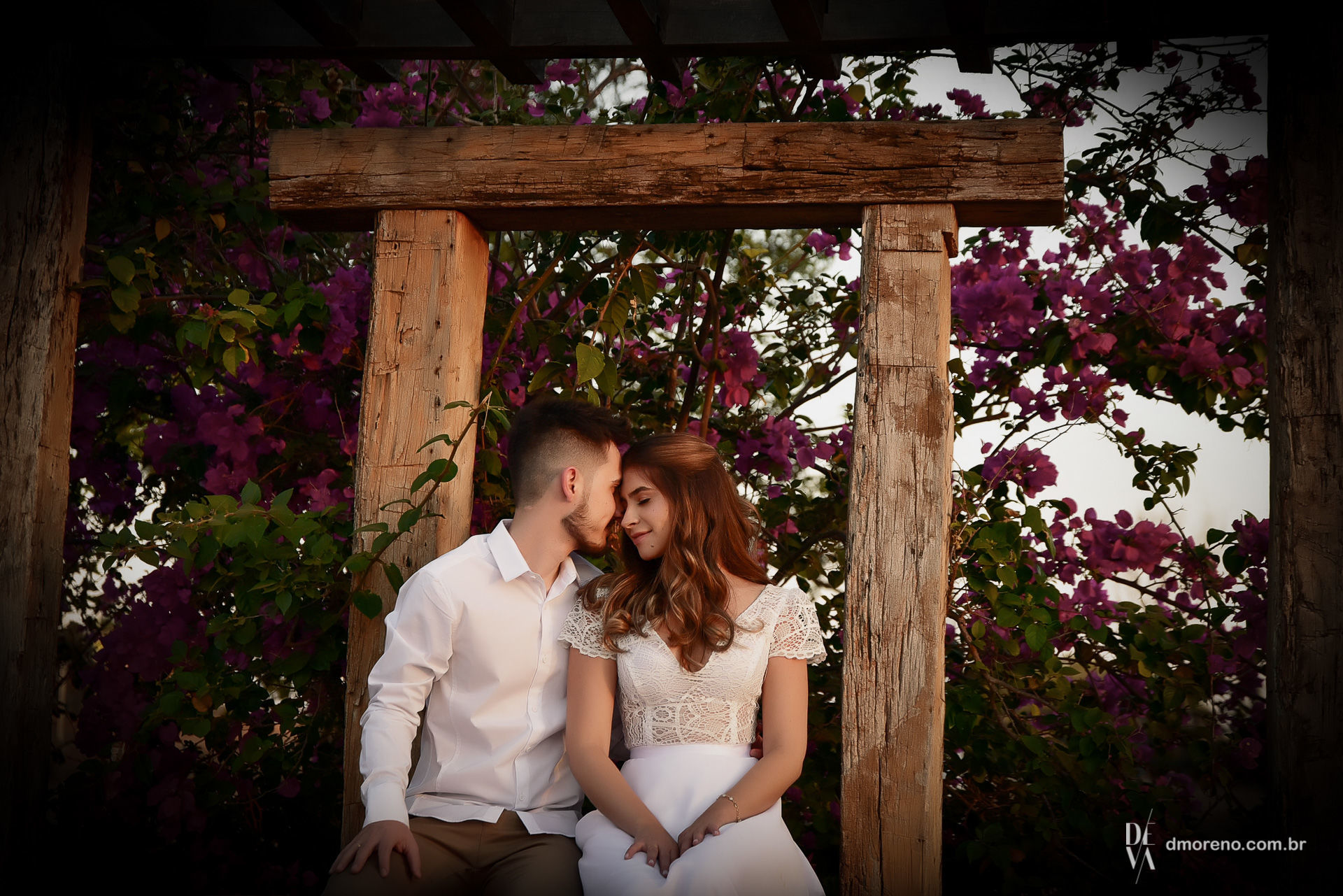 Foto Larissa + Caio - Um pré-wedding apaixonante na capela Foto Larissa + Caio - Um pré-wedding apaixonante na capela - Imagem 17