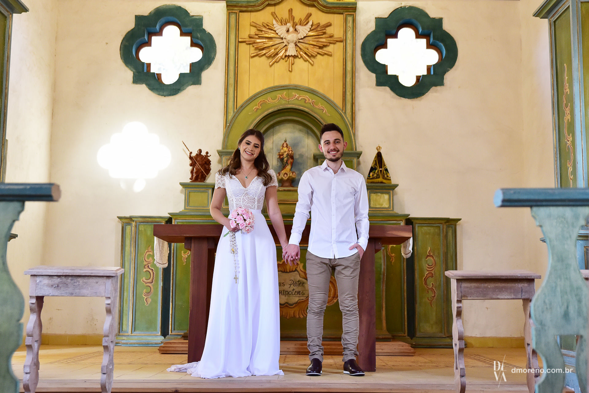 Foto Larissa + Caio - Um pré-wedding apaixonante na capela Foto Larissa + Caio - Um pré-wedding apaixonante na capela - Imagem 13