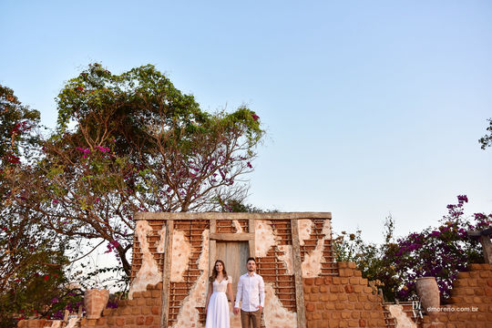 Larissa + Caio - Um pré-wedding apaixonante na capela