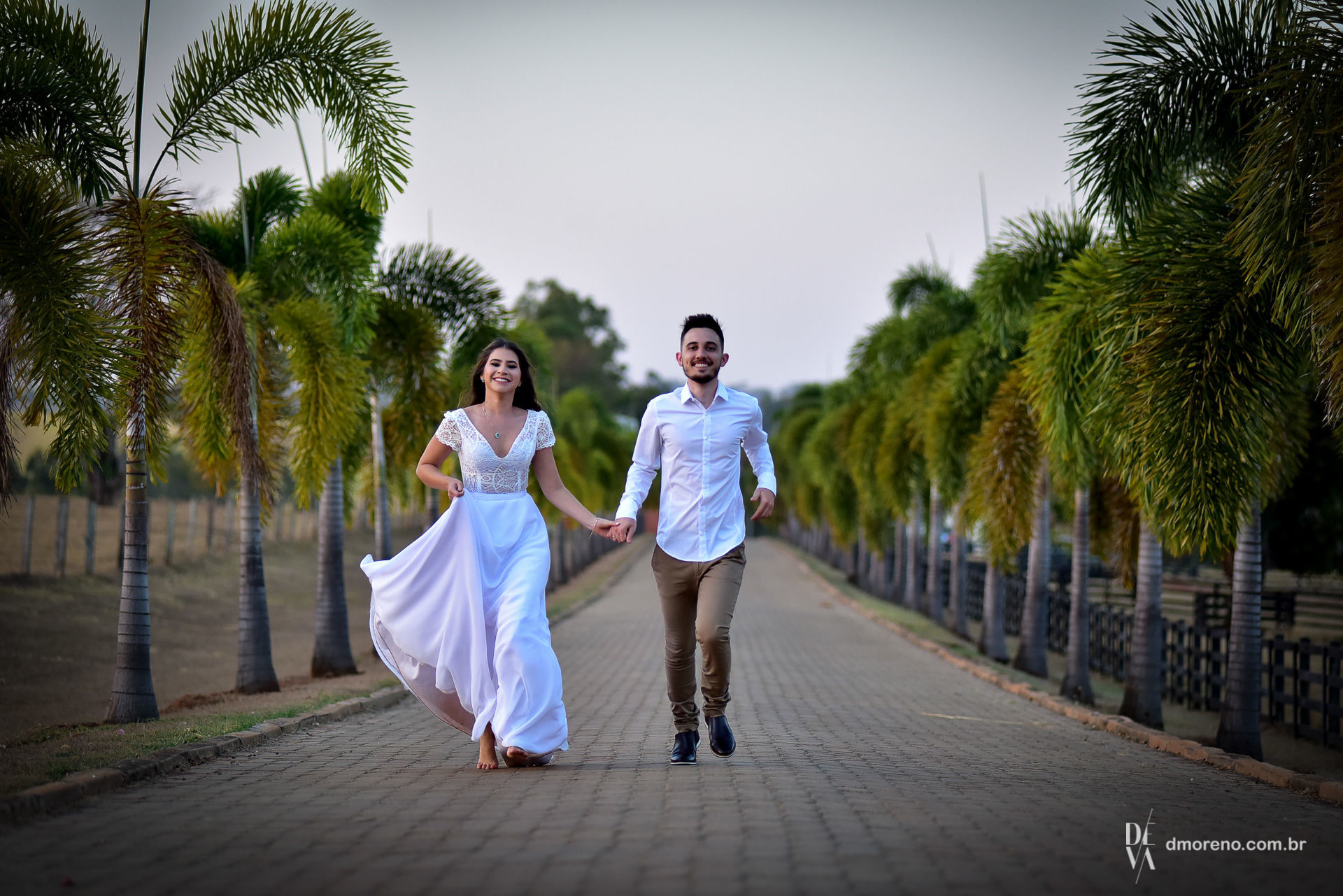 Foto Larissa + Caio - Um pré-wedding apaixonante na capela Foto Larissa + Caio - Um pré-wedding apaixonante na capela - Imagem 36