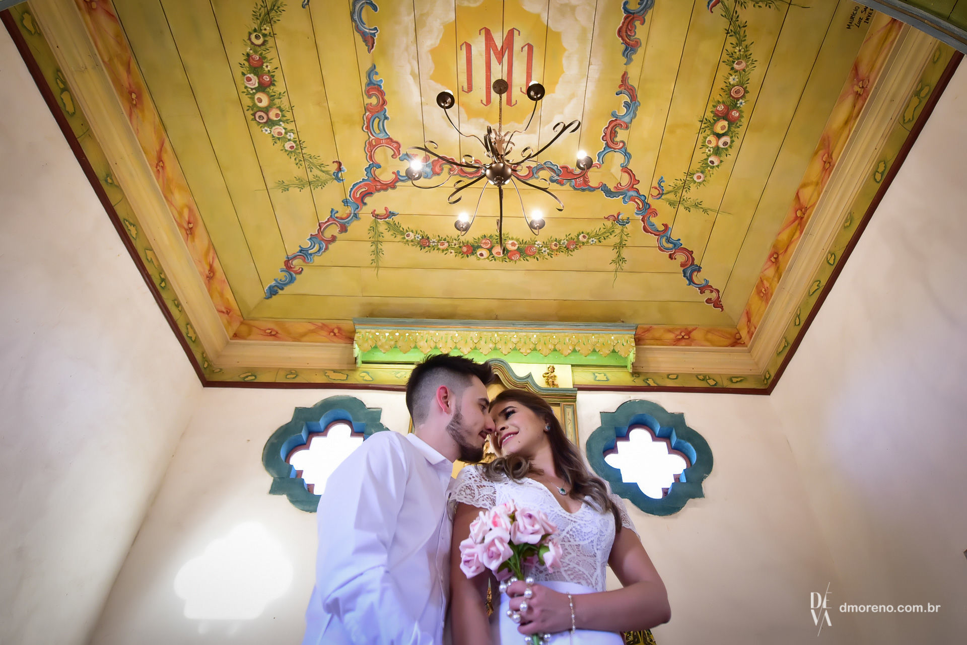 Foto Larissa + Caio - Um pré-wedding apaixonante na capela Foto Larissa + Caio - Um pré-wedding apaixonante na capela - Imagem 33