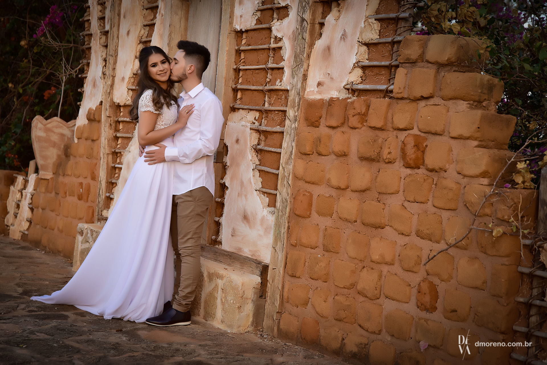 Foto Larissa + Caio - Um pré-wedding apaixonante na capela Foto Larissa + Caio - Um pré-wedding apaixonante na capela - Imagem 34