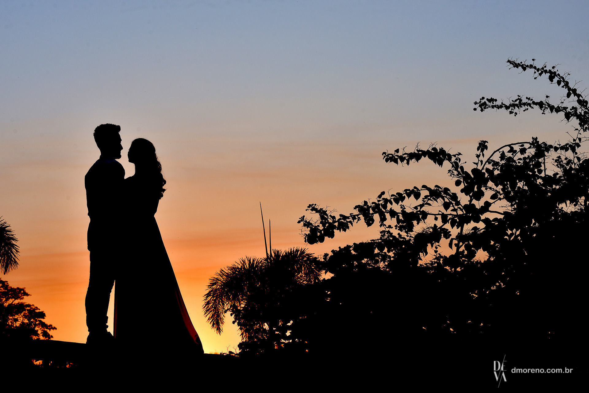 Foto Larissa + Caio - Um pré-wedding apaixonante na capela Foto Larissa + Caio - Um pré-wedding apaixonante na capela - Imagem 37