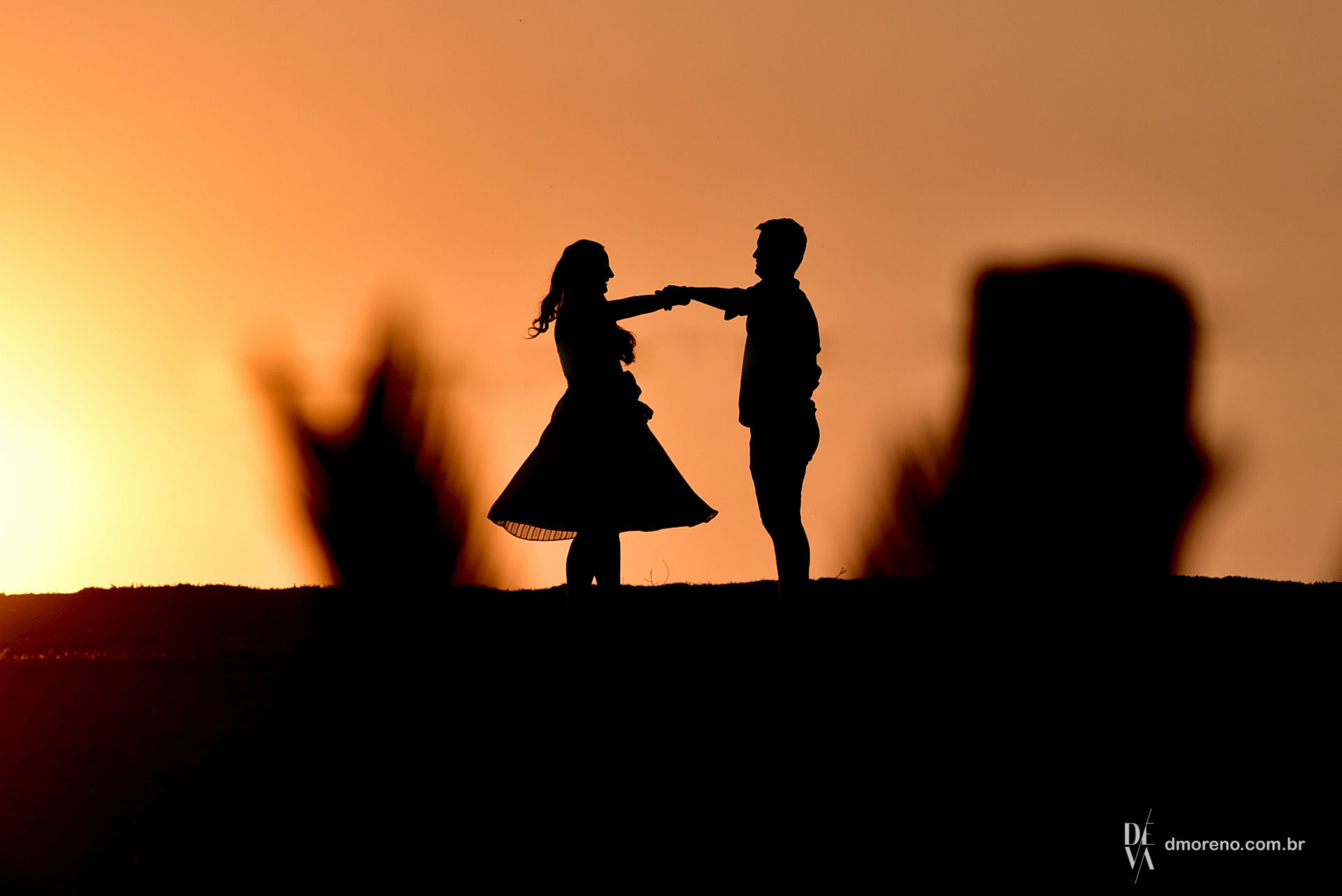 Foto Um pôr-do-sol incrível para Lívia e Thiago Foto Um pôr-do-sol incrível para Lívia e Thiago - Imagem 16