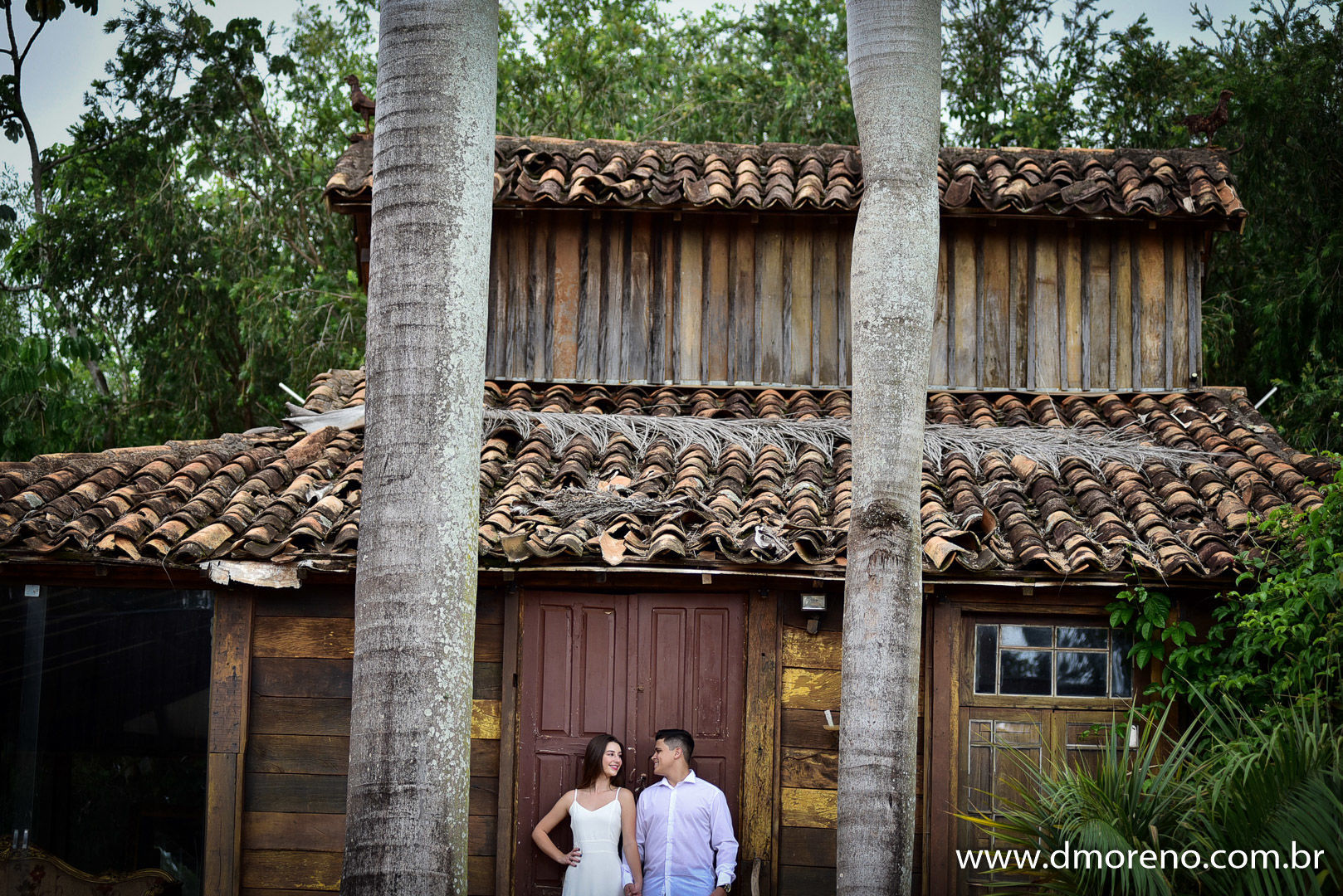 Foto Um ensaio de casal lindo no Antiquário de Bálsamo para Sara e Daniel Foto Um ensaio de casal lindo no Antiquário de Bálsamo para Sara e Daniel - Imagem 16