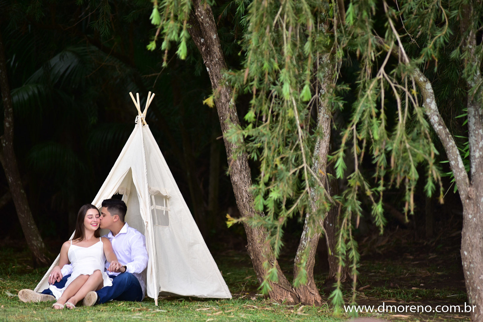 Foto Um ensaio de casal lindo no Antiquário de Bálsamo para Sara e Daniel Foto Um ensaio de casal lindo no Antiquário de Bálsamo para Sara e Daniel - Imagem 13