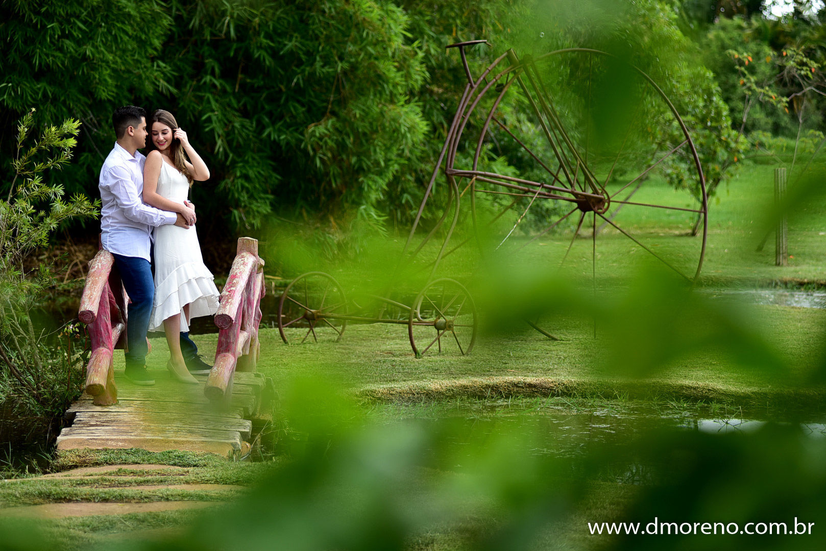 Foto Um ensaio de casal lindo no Antiquário de Bálsamo para Sara e Daniel Foto Um ensaio de casal lindo no Antiquário de Bálsamo para Sara e Daniel - Imagem 4