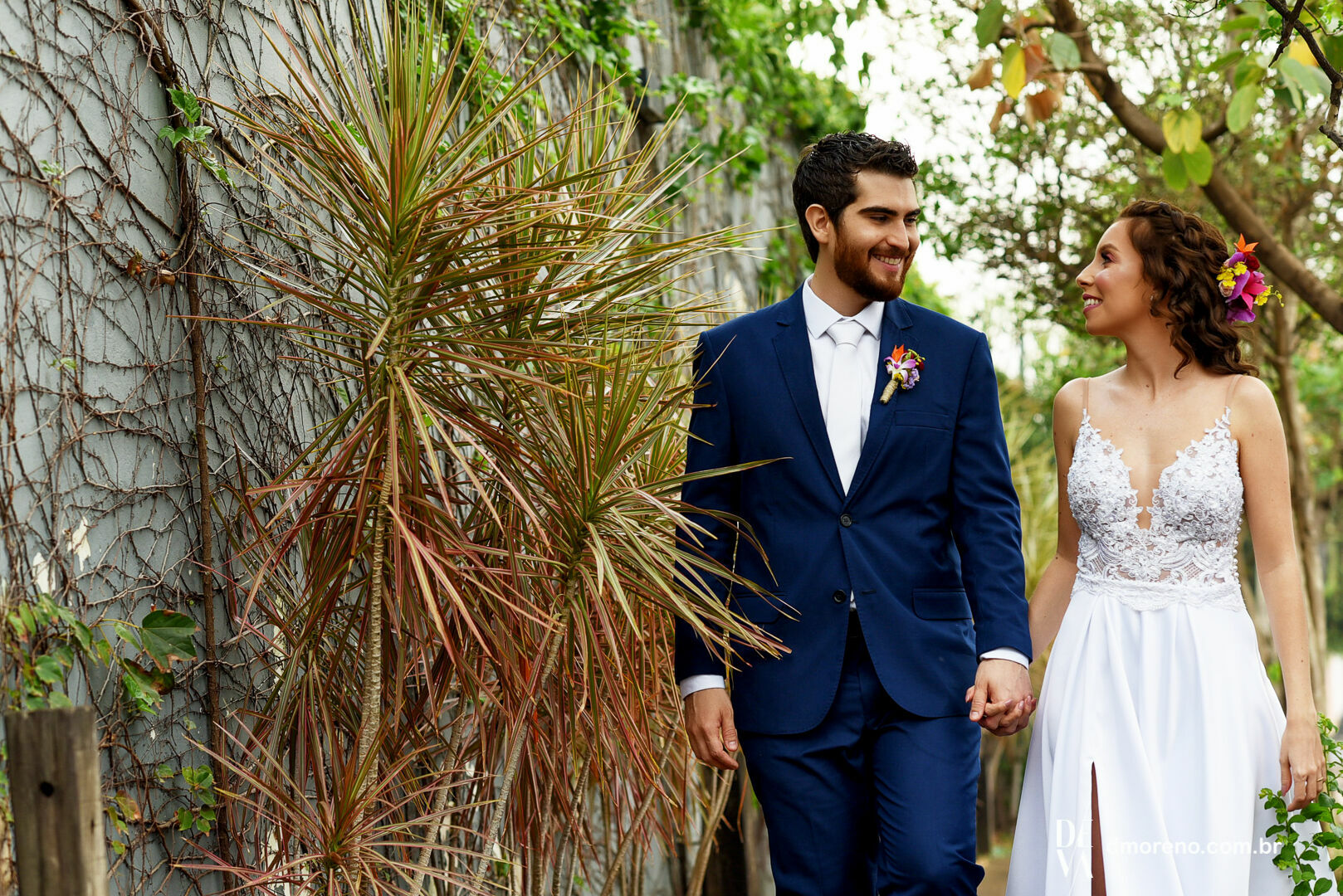 Foto Mini Wedding no Bistrô Lírios para Caroline e Vitor Foto Mini Wedding no Bistrô Lírios para Caroline e Vitor - Imagem 18