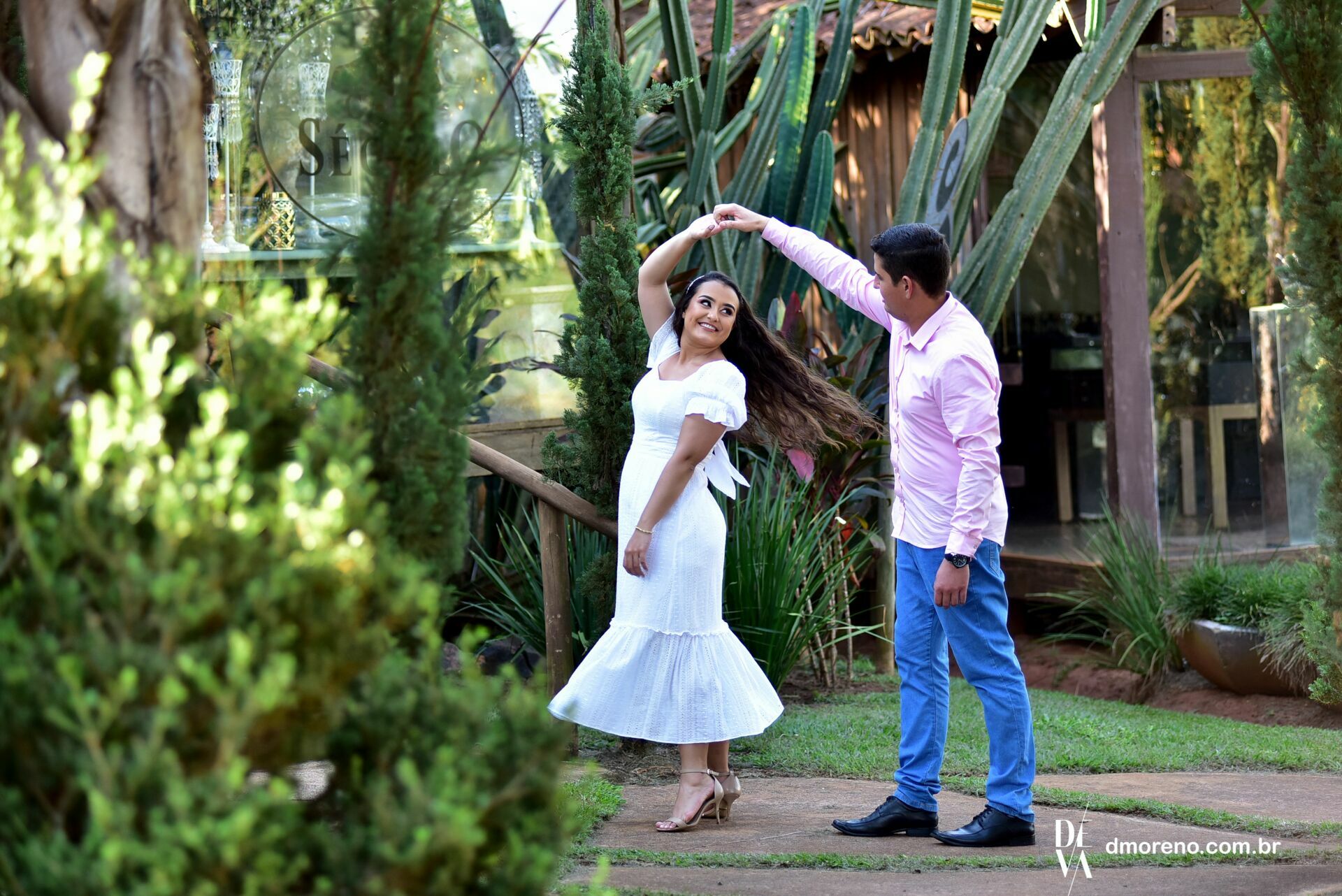 Foto Karen e Lucas - Um lindo ensaio de pré-wedding no Antiquário Clever Casado Foto Karen e Lucas - Um lindo ensaio de pré-wedding no Antiquário Clever Casado - Imagem 8