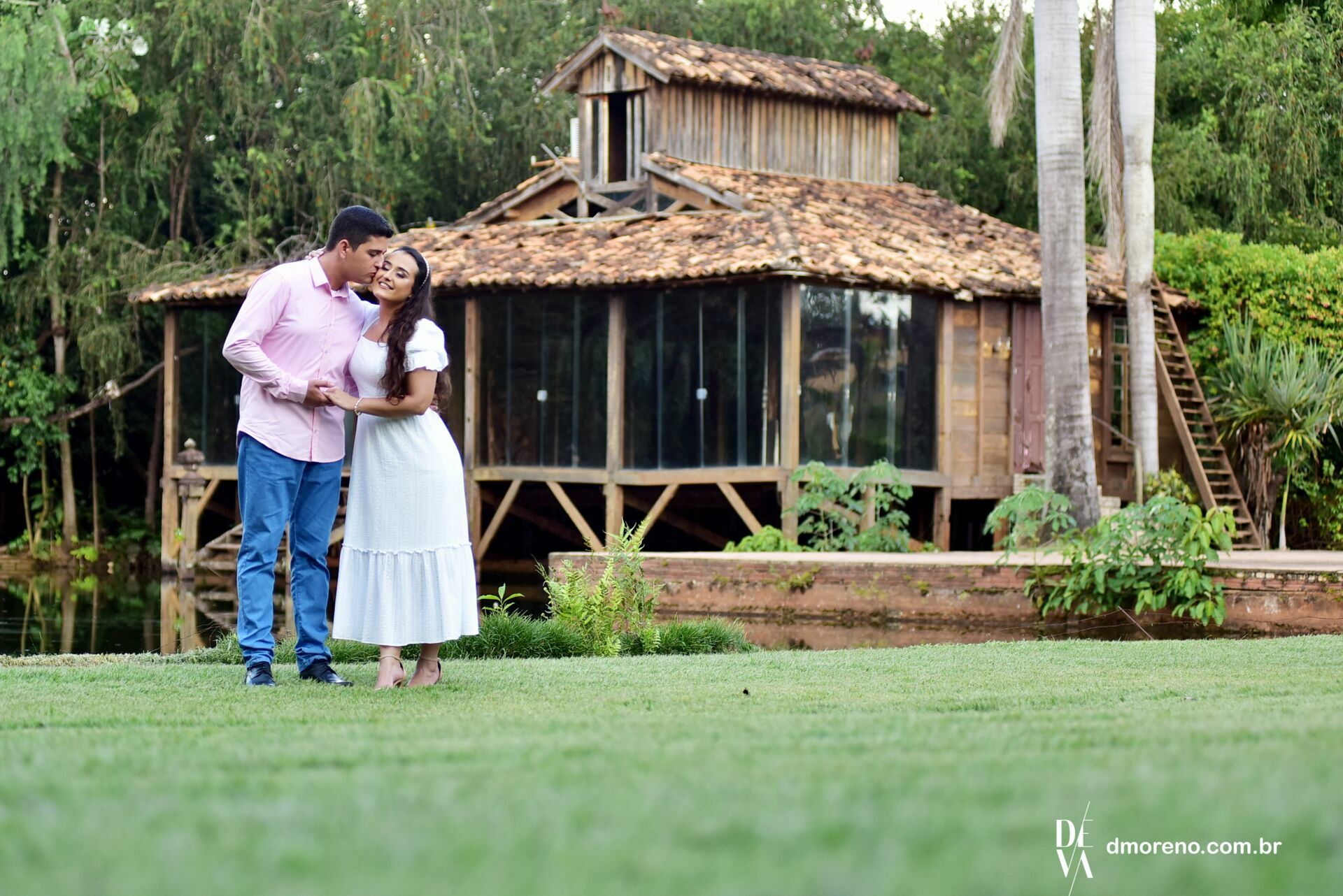 Foto Karen e Lucas - Um lindo ensaio de pré-wedding no Antiquário Clever Casado Foto Karen e Lucas - Um lindo ensaio de pré-wedding no Antiquário Clever Casado - Imagem 0