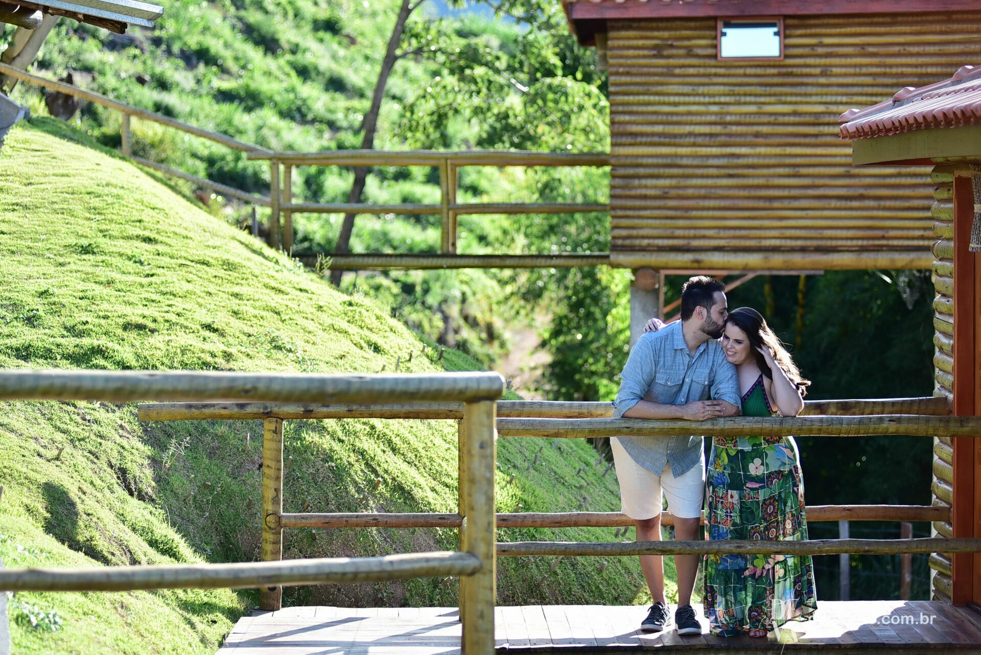 Foto Um ensaio de pre-casamento lindo em Caconde para Pricila e Alfonso Foto Um ensaio de pre-casamento lindo em Caconde para Pricila e Alfonso - Imagem 16