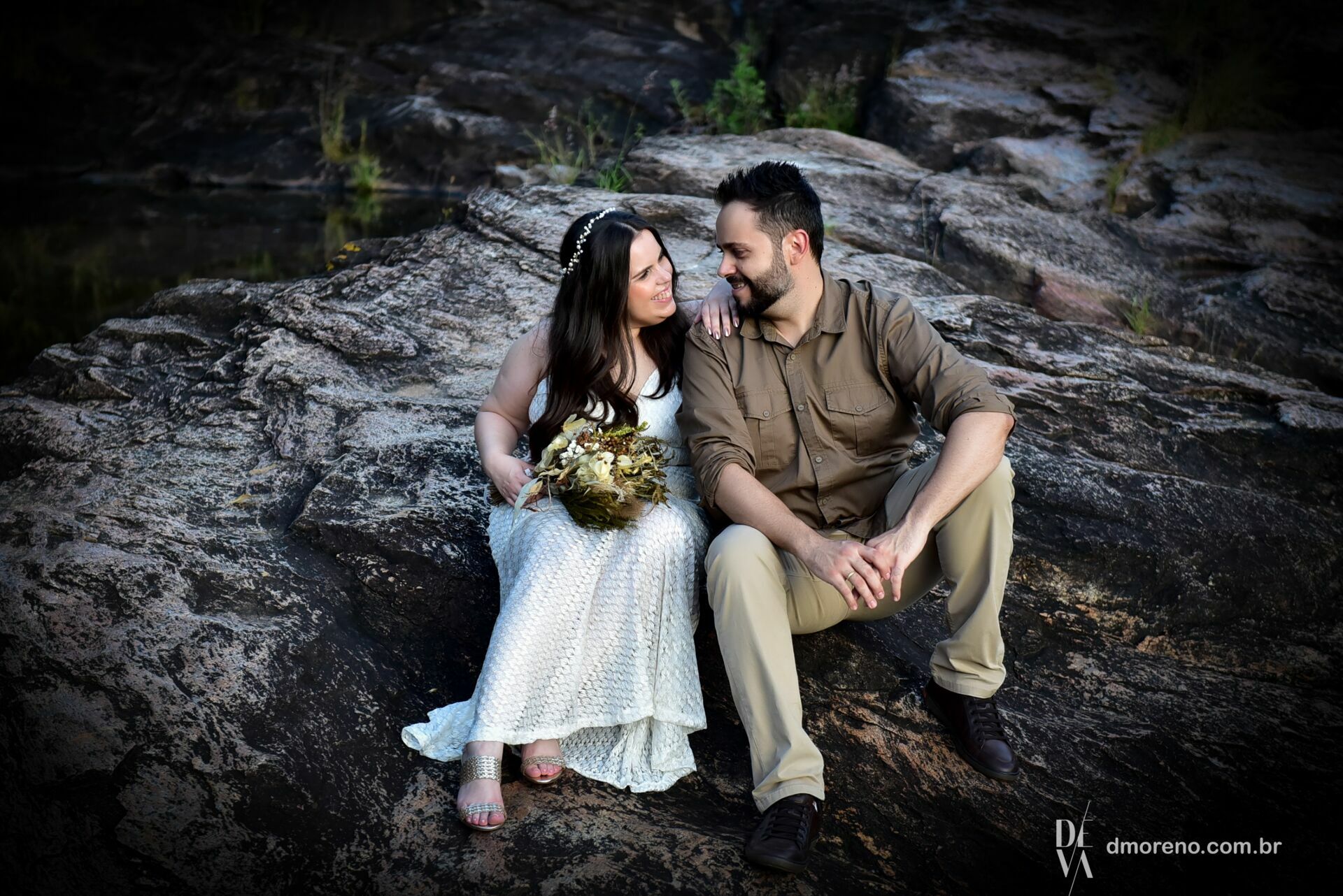 Foto Um ensaio de pre-casamento lindo em Caconde para Pricila e Alfonso Foto Um ensaio de pre-casamento lindo em Caconde para Pricila e Alfonso - Imagem 3