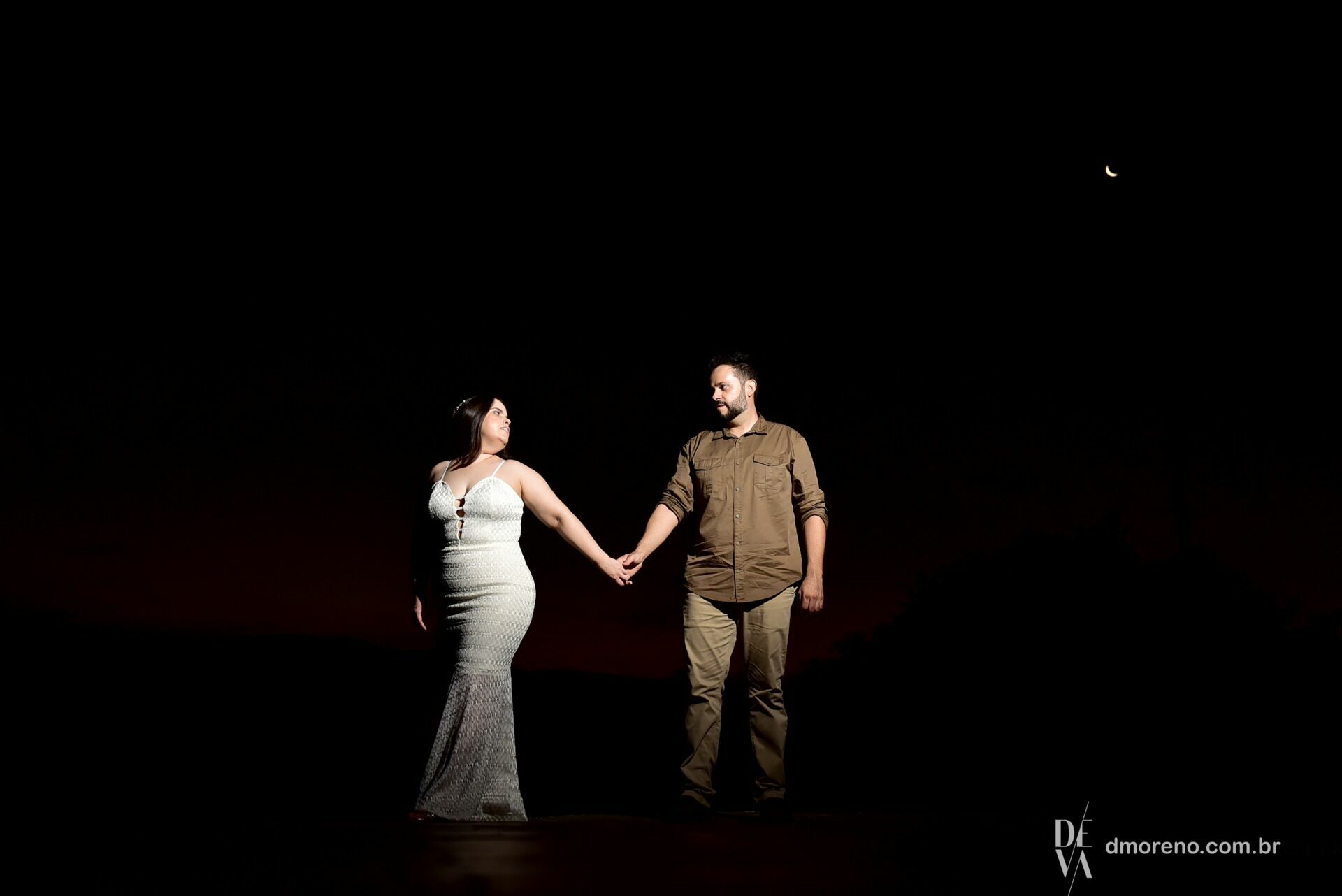 Foto Um ensaio de pre-casamento lindo em Caconde para Pricila e Alfonso Foto Um ensaio de pre-casamento lindo em Caconde para Pricila e Alfonso - Imagem 27