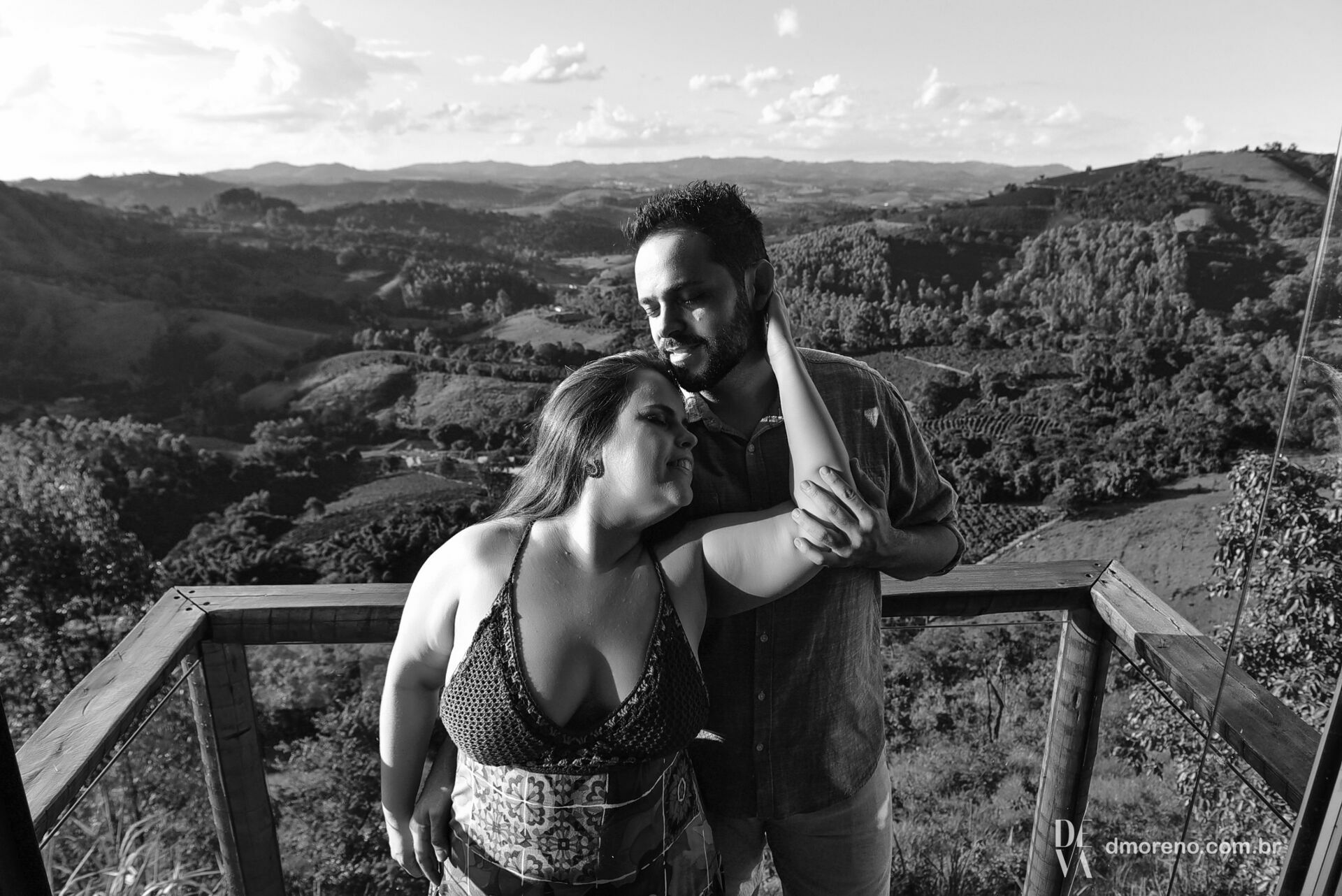 Foto Um ensaio de pre-casamento lindo em Caconde para Pricila e Alfonso Foto Um ensaio de pre-casamento lindo em Caconde para Pricila e Alfonso - Imagem 23