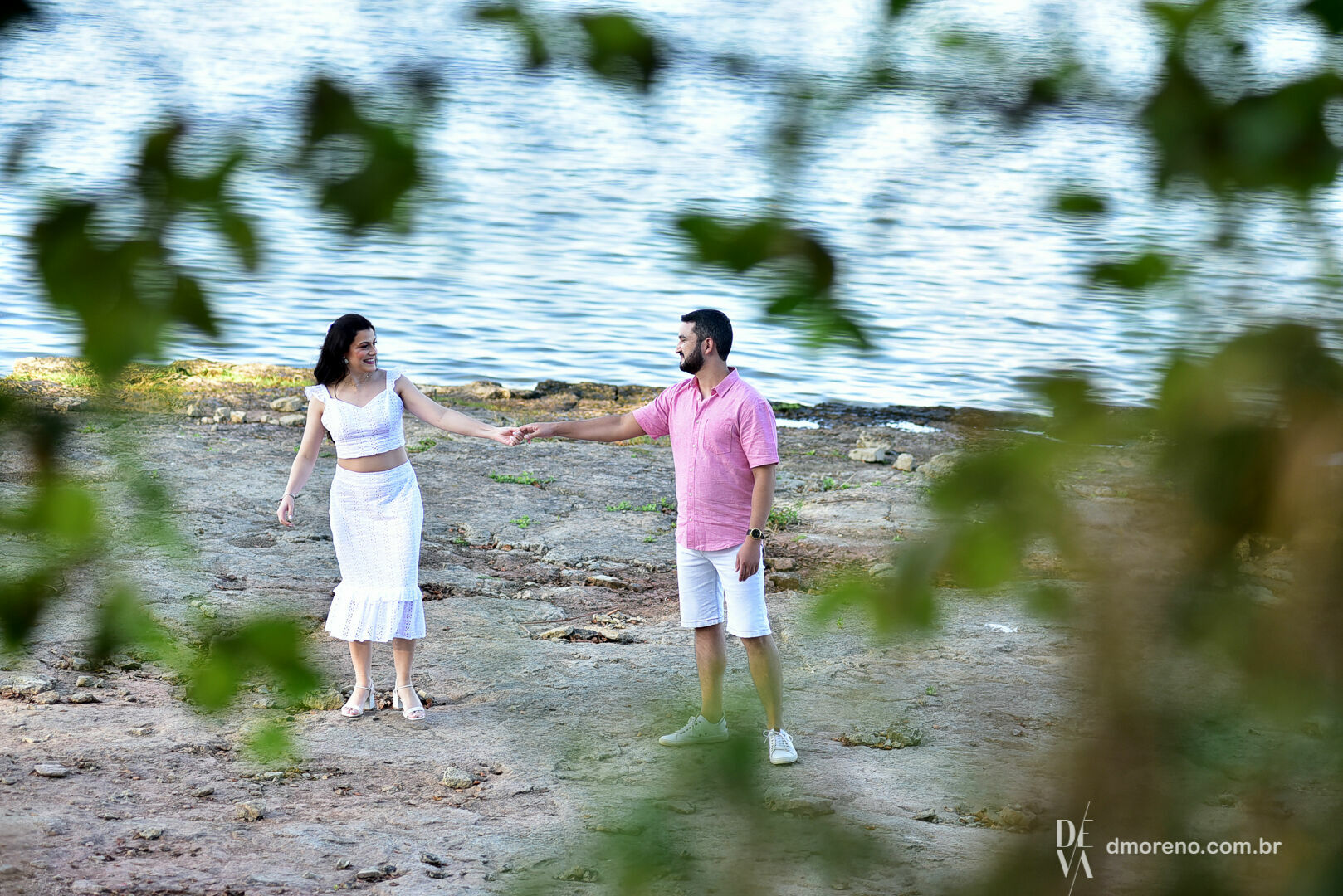 Foto Quando rio parece praia durante ensaio de pré-casamento Foto Quando rio parece praia durante ensaio de pré-casamento - Imagem 13