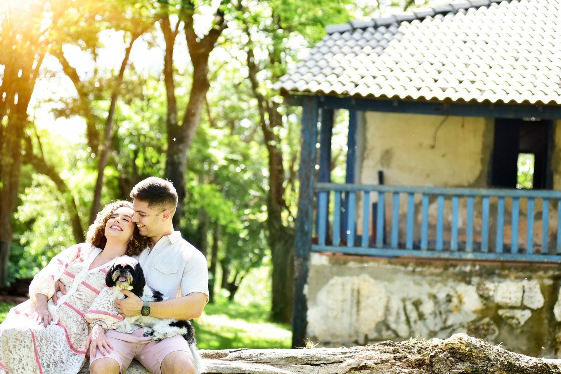 Foto Ensaio de casal com pet na fazenda centenária para Ana Flávia e Lenon - Imagem 7
