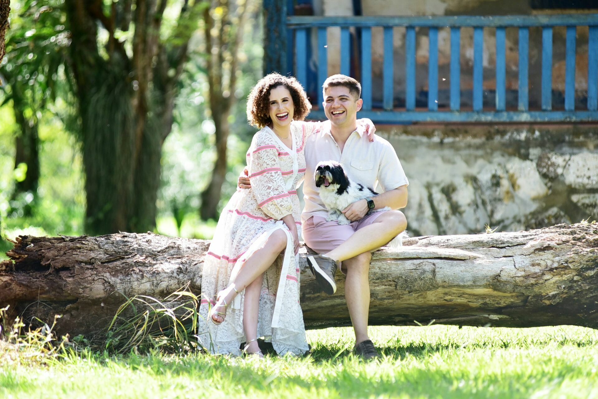 Foto Ensaio de casal com pet na fazenda centenária para Ana Flávia e Lenon - Imagem 15
