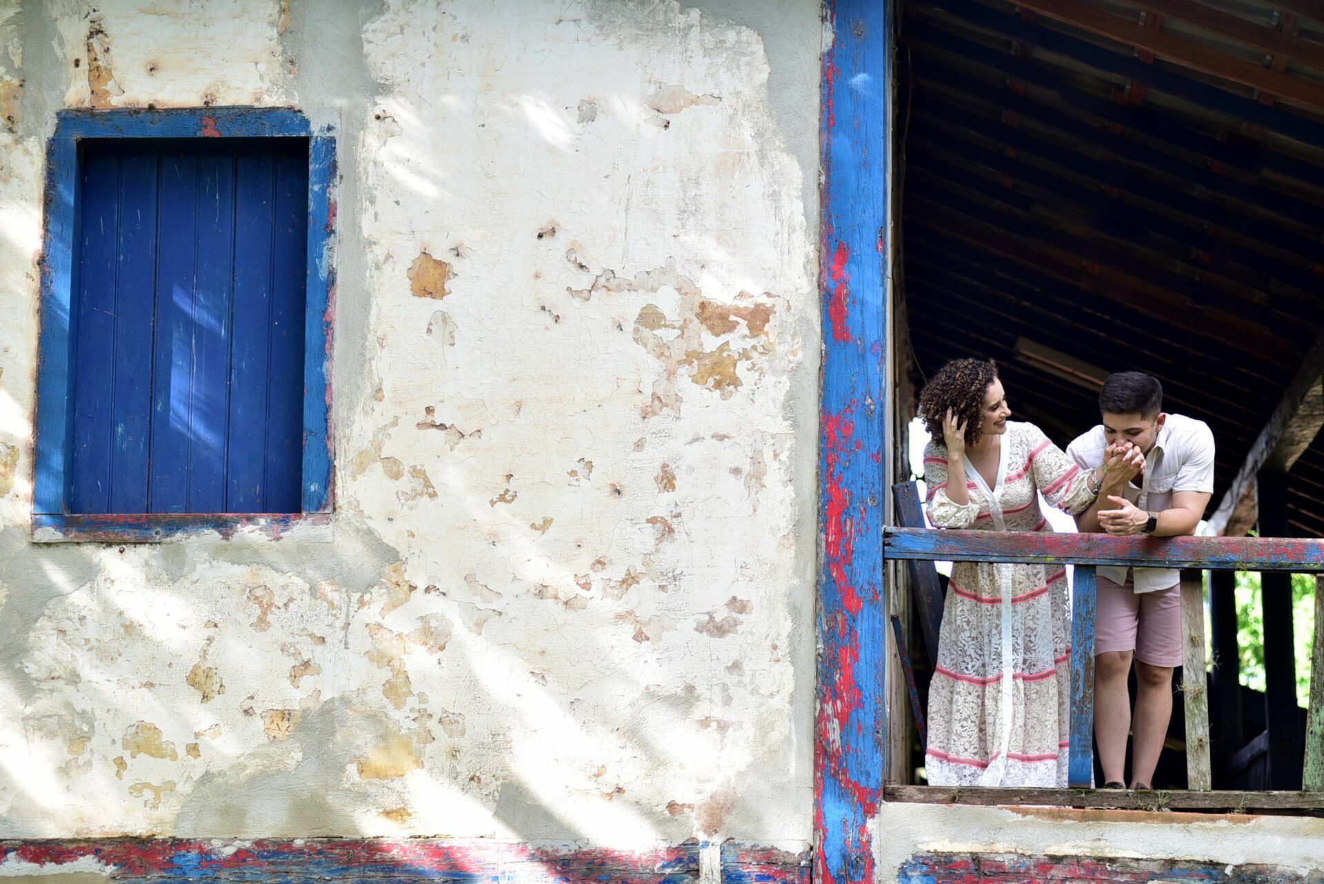 Foto Ensaio de casal com pet na fazenda centenária para Ana Flávia e Lenon - Imagem 10