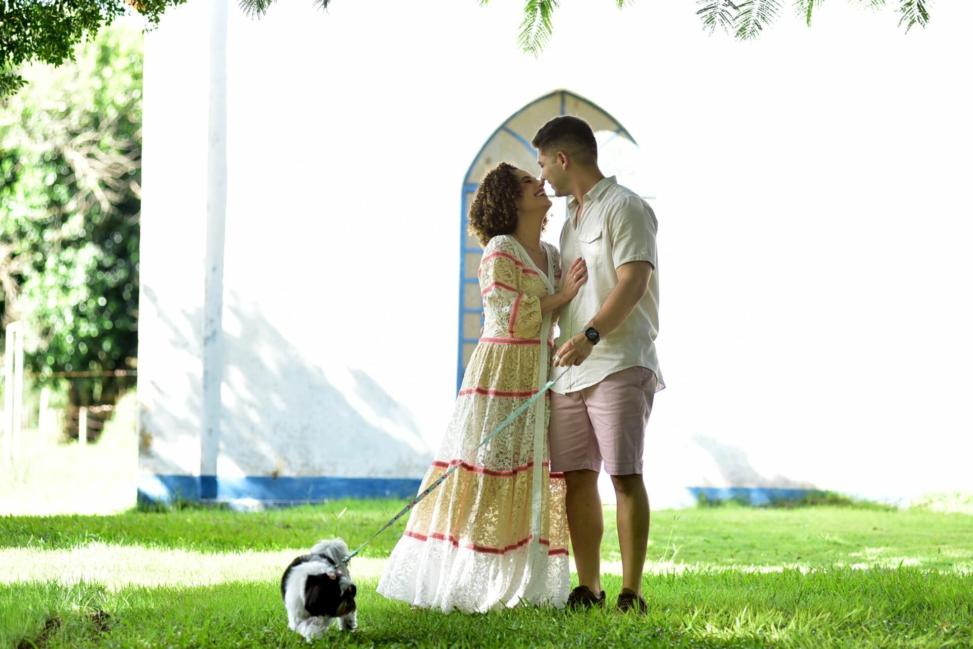 Foto Ensaio de casal com pet na fazenda centenária para Ana Flávia e Lenon - Imagem 9