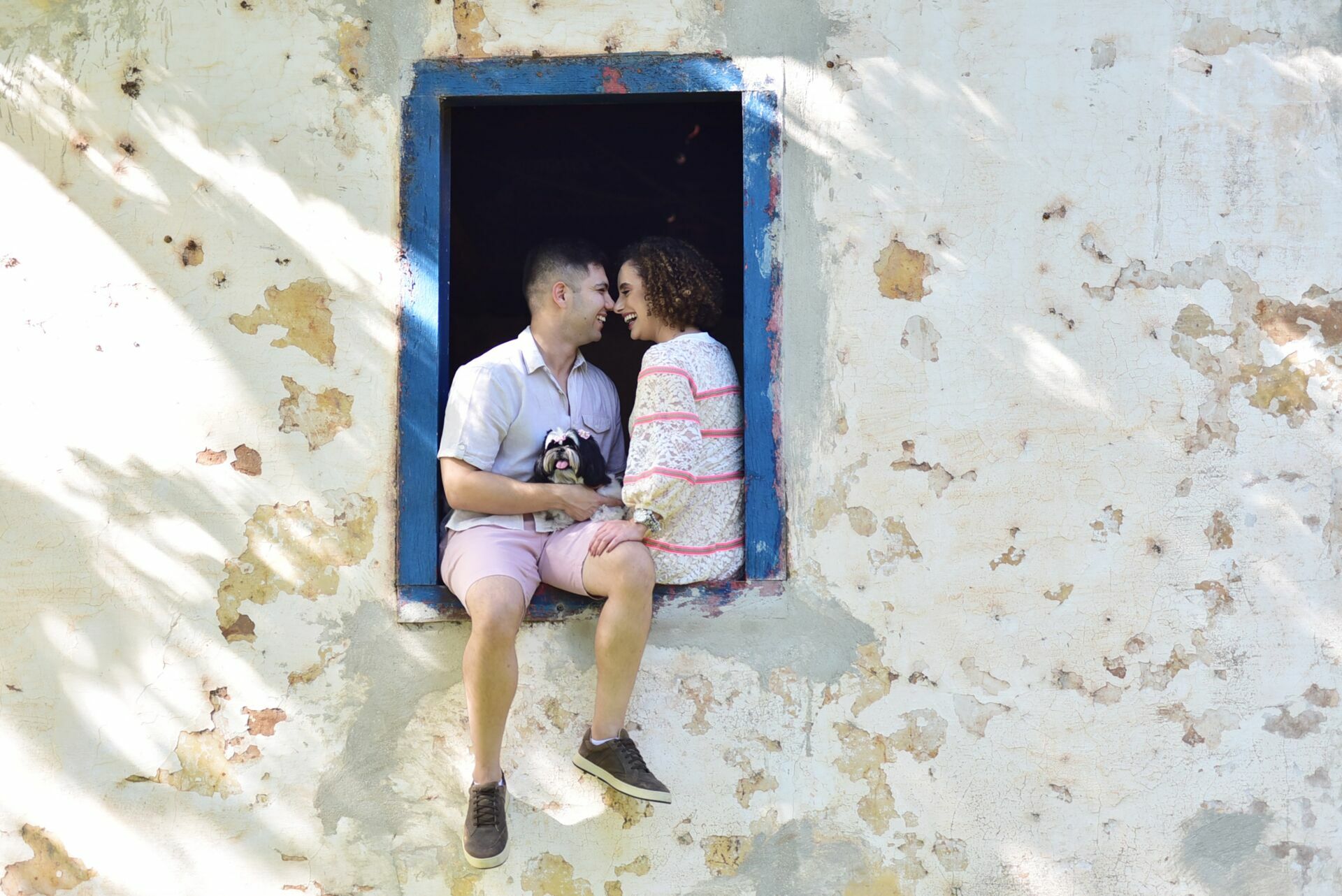 Foto Ensaio de casal com pet na fazenda centenária para Ana Flávia e Lenon - Imagem 16