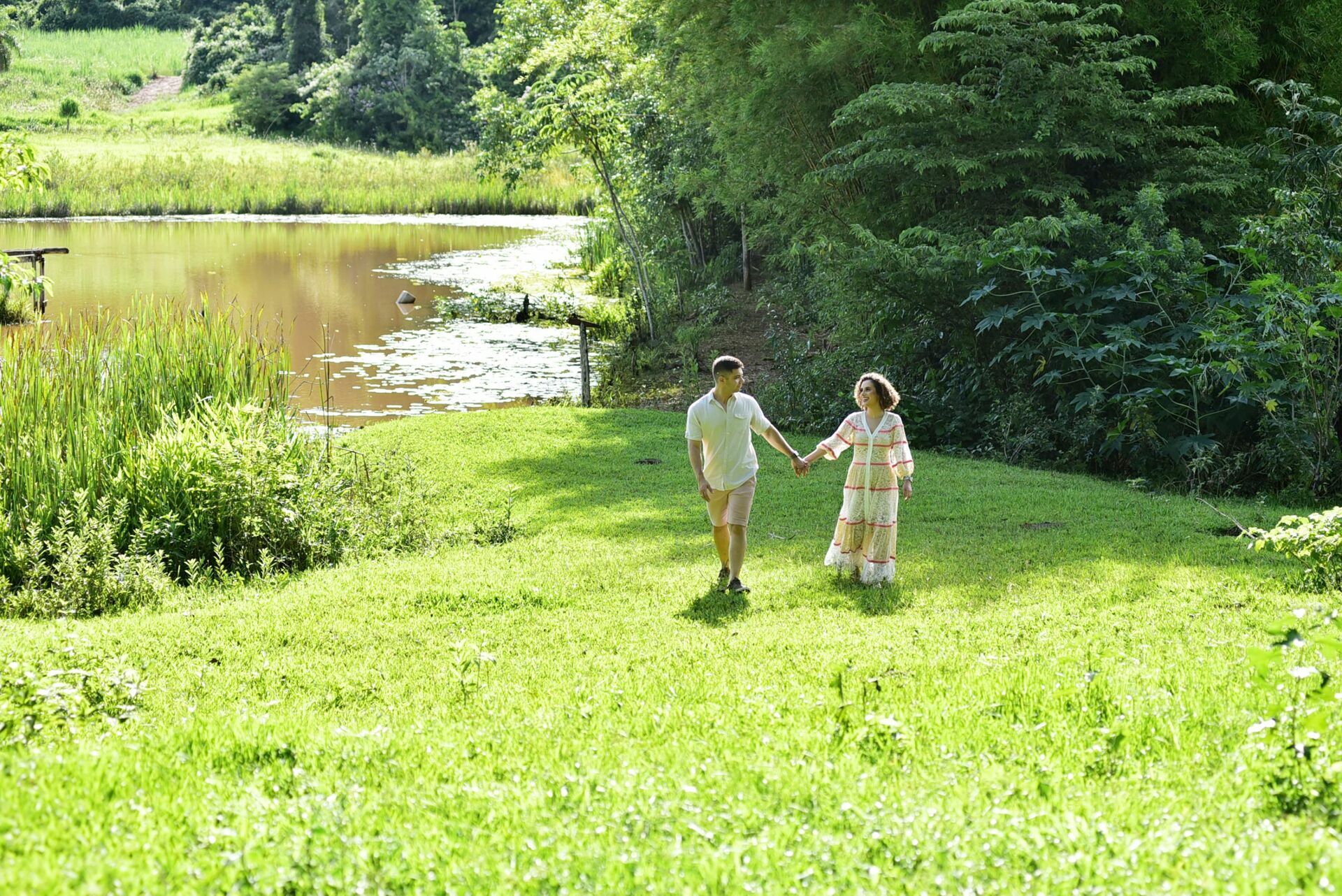 Foto Ensaio de casal com pet na fazenda centenária para Ana Flávia e Lenon - Imagem 26